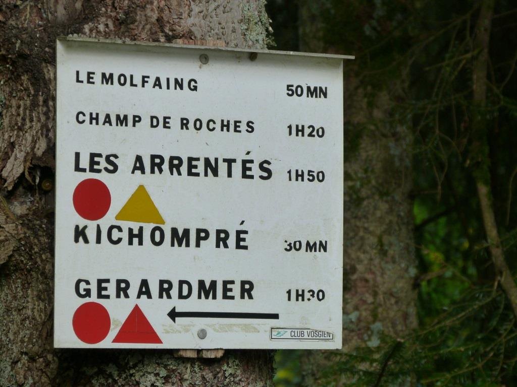 Cette pancarte se trouve à l’intersection de la Départementale 8 et du chemin de la cense Marcot au col de Martimpré vers la chapelle Sainte-Anne Image